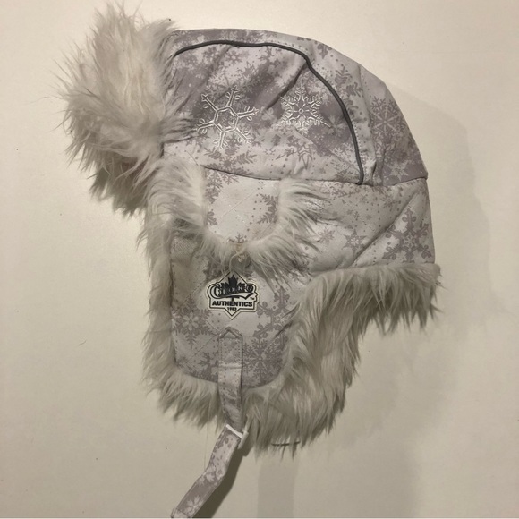 Choko Authentics Trapper Hat White and Grey Womens O/S - Picture 2 of 7